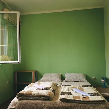 Apartment Explorer *