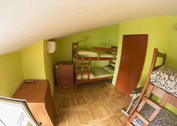 Explorer Apartmán *