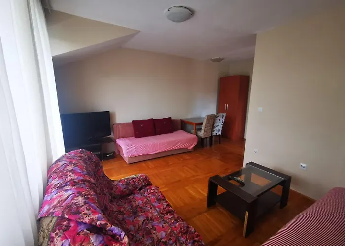 Explorer Apartmán *